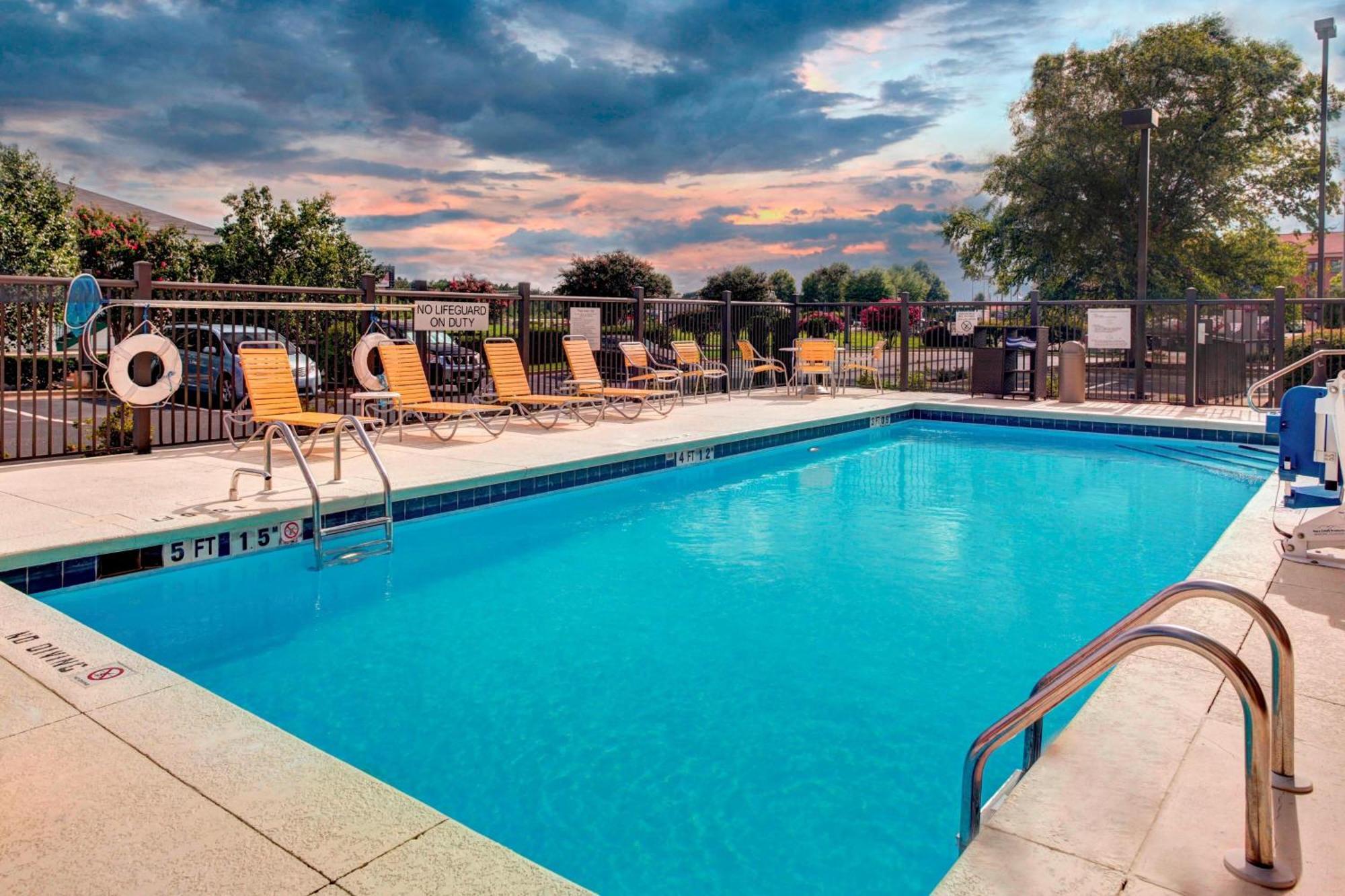 Fairfield Inn & Suites By Marriott Anniston Oxford Exterior foto